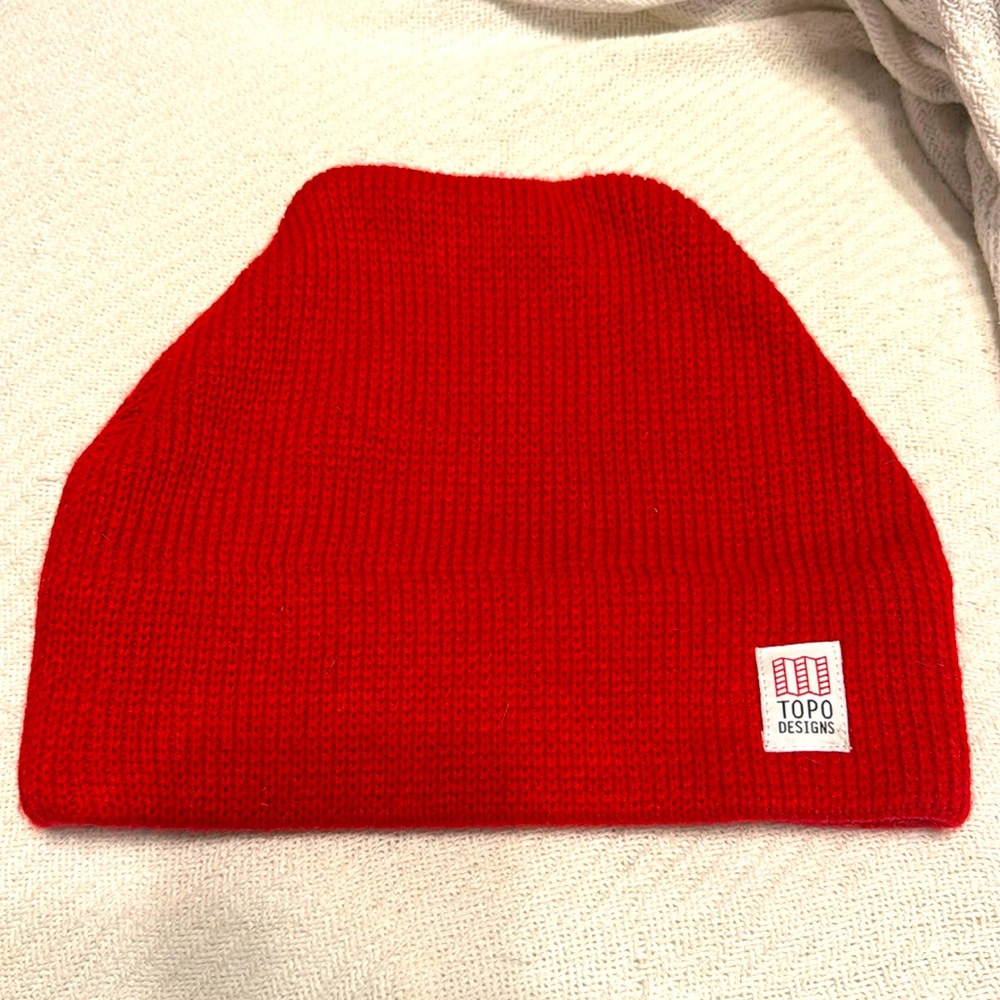 NWOT Topo Designs beanie